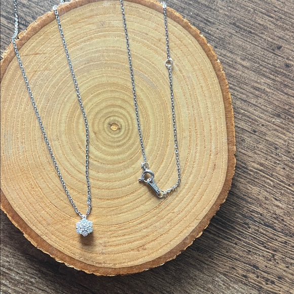 Silver 925 Necklace with Floral Moissanite